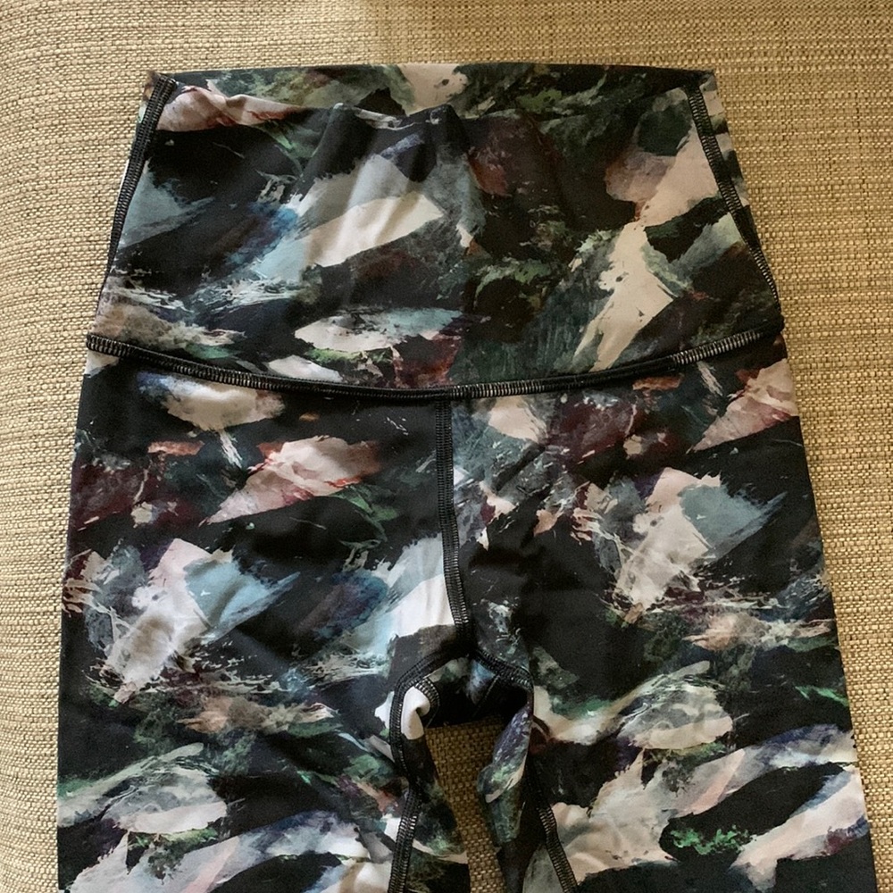 Lululemon Barre 3 Patterned Yoga Leggings (Tights) size 2